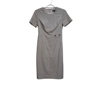 Banana Republic Light Grey Short Sleeve Sheath Midi Dress SZ 2 Petite Fitted